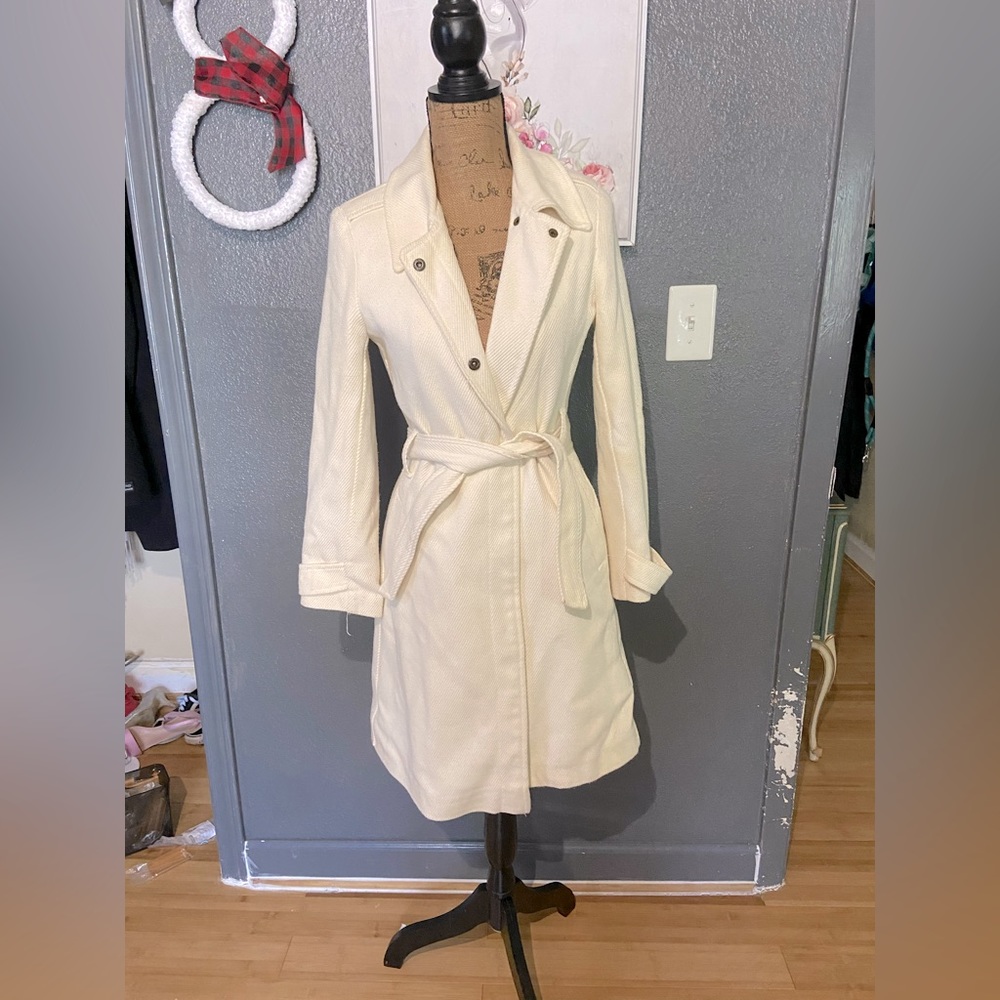 Old navy white winter jacket
